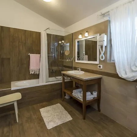 Con Wellness A 1 Km Dal Mare Seget (Umag)