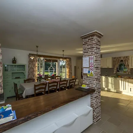 Con Wellness A 1 Km Dal Mare Seget (Umag)